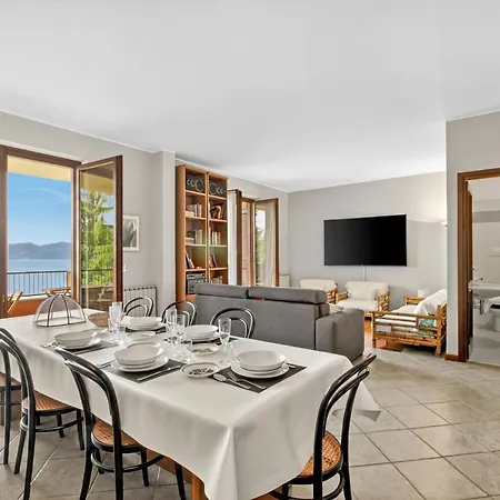 Riflessi Di Luce: Maggiore View Balcony - Happy Appartement *