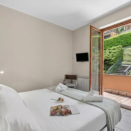 Riflessi Di Luce: Maggiore View Balcony - Happy Appartement *