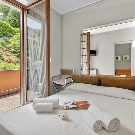 Riflessi Di Luce: Maggiore View Balcony - Happy Appartement