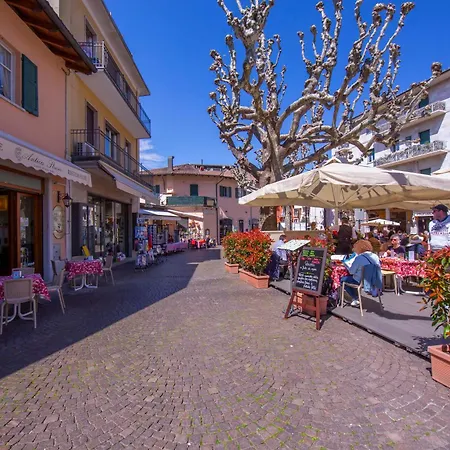 Riflessi Di Luce: Maggiore View Balcony - Happy Daire *